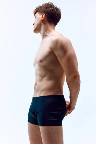 Seitenansicht Porträt Eines Jungen Mannes Mit Relief Muskulösem Gesundem Körper — Stockfoto