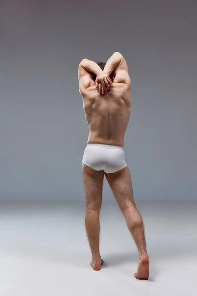 Ganzheitliche Rückansicht Eines Jungen Mannes Mit Gesundem Kräftigem Muskulösem Körper — Stockfoto