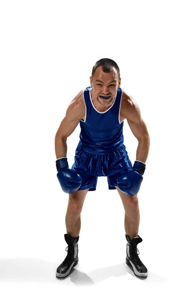 Imagem Completa Jovem Esportivo Boxeador Profissional Uniforme Luvas Isoladas Sobre — Fotografia de Stock