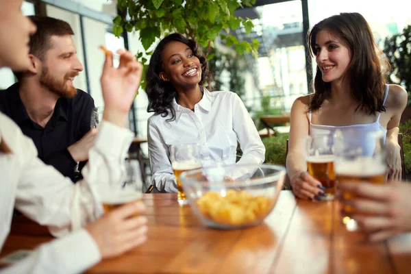 Happy Positive Smiling Young People Office Workers Colleagues Meeting Cafe — Stock Photo, Image