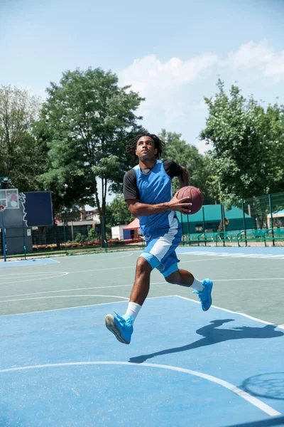 Dynamic Image Young Man Basketball Player Blue Uniform Training Outdoors — Stock Photo, Image