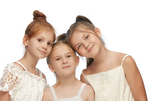 Portrait Belles Petites Filles Attrayantes Des Enfants Posant Ensemble Regardant — Photo