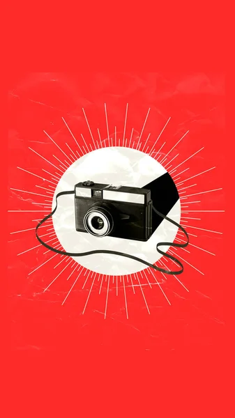 Caméra Rétro Sur Fond Rouge Vif Prends Belles Photos Collage — Photo