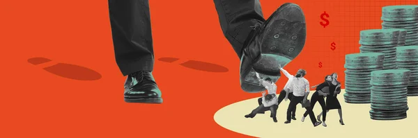 Riesiges Männerbein Schuh Tritt Auf Mitarbeiter Ein Professioneller Zusammenbruch Krise — Stockfoto