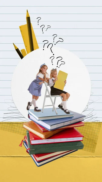 概念艺术拼贴 漂亮的小女孩 孩子们 小学生站在书本和学习 教育的概念 返回学校 — 图库照片