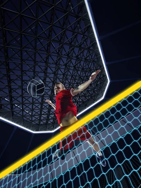 Onderaanzicht Beeld Van Jongeman Volleybalspeler Beweging Rood Uniform Tijdens Wedstrijd — Stockfoto