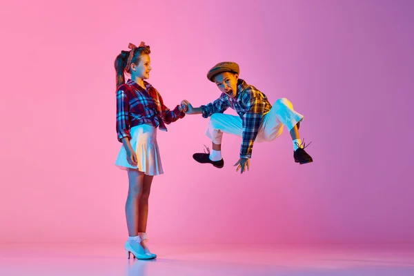 High Jump Children Friends Boy Girl Retro Style Clothes Dancing — Stock Photo, Image
