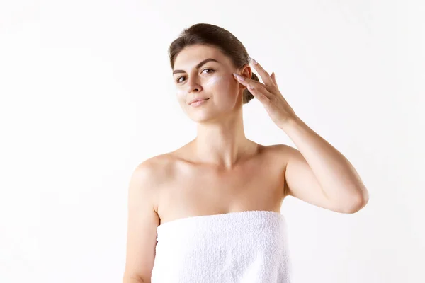Spf Face Care Young Beautiful Woman Applying Face Cream Taking — Stock Photo, Image