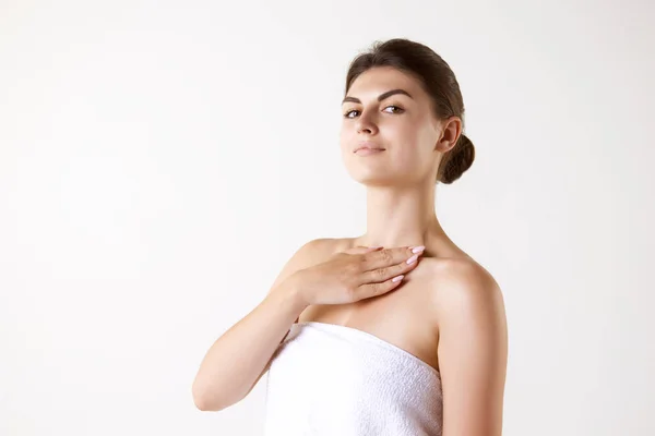 Beautiful Brunette Woman Towel Shower Moisturizing Body White Studio Background — Stock Photo, Image
