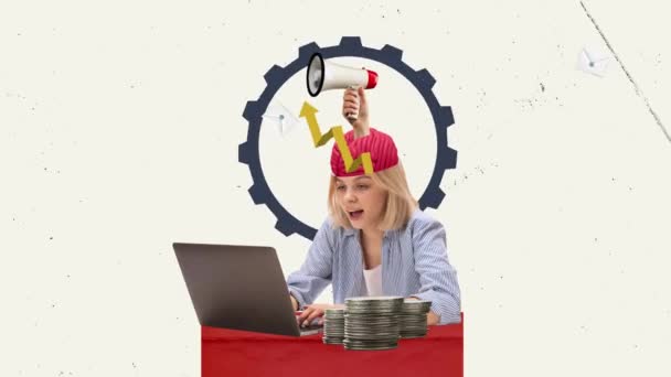 Ambitiös Ung Kvinna Sitter Och Arbetar Laptop Med Finansiella Marknader — Stockvideo