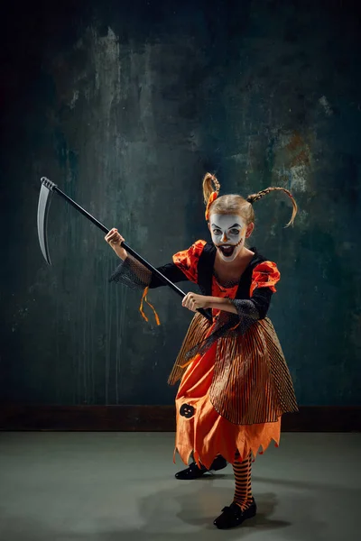Making Fear Child Little Girl Creepy Full Face Makeup Costume — Stock Photo, Image