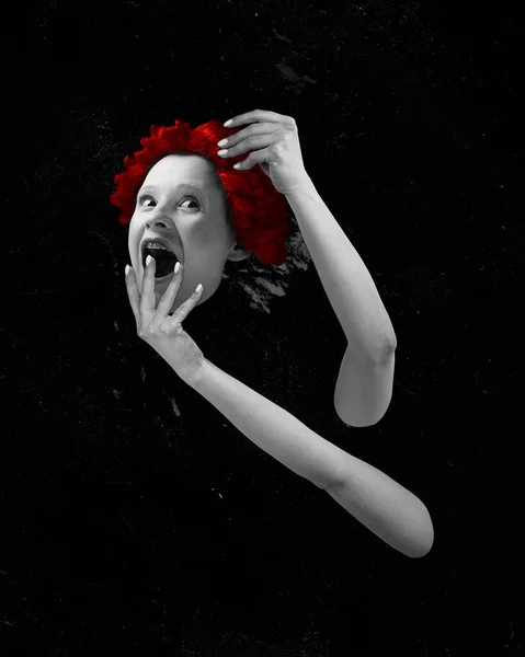 Female Hands Holding Head Redhead Shouting Woman Terrifying Face Black — Stock Photo, Image
