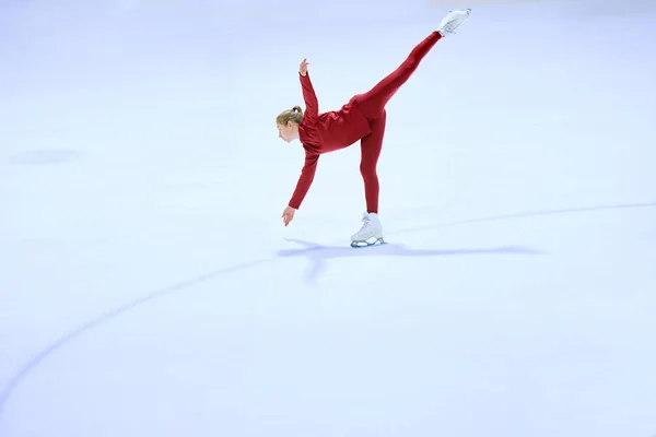 Talented Girl Teenager Red Sportswear Figure Skating Athlete Motion Training — Stock Photo, Image