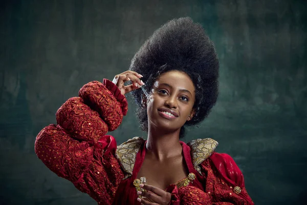 Hautpflege Und Kosmetologie Schöne Afrikanische Frau Prinzessin Mit Gesichtsserum Vor — Stockfoto