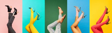 Farklı ayakkabılar giymiş kadın bacaklarıyla kolaj ve çok renkli arka planda giysiler. Renkli fotoğrafçılık. Moda anlayışı, yaratıcılık, hayal gücü. İlan için alanı kopyala