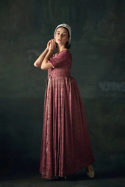 Potret Wanita Elegan Dalam Gambar Pembantu Abad Pertengahan Mengenakan Kostum — Stok Foto