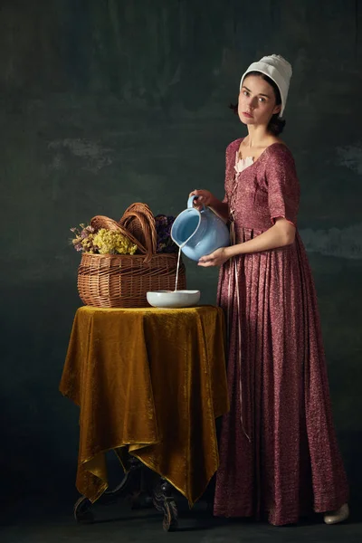 Countryside Morning Beautiful Woman Medieval Maid Historical Attire Pouring Milk — Stock Photo, Image