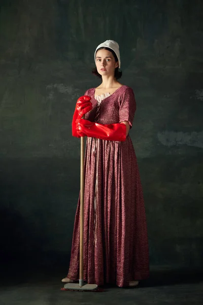 Beautiful Elegant Woman Medieval Maid Dress Standing Mop Big Red — Stock Photo, Image