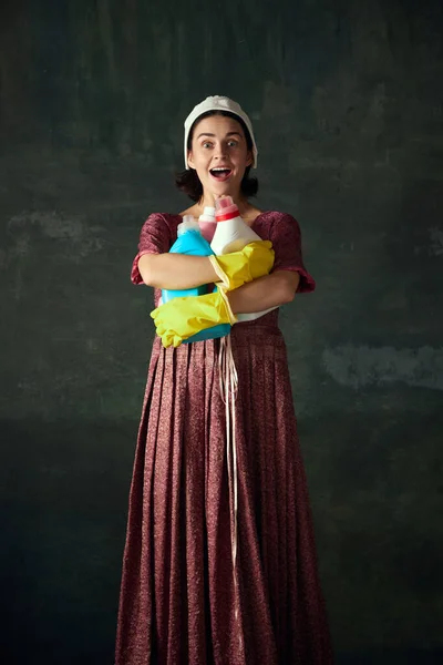 Happy Young Woman Costume Medieval Maid Standing Laundry Vintage Green — Stock Photo, Image