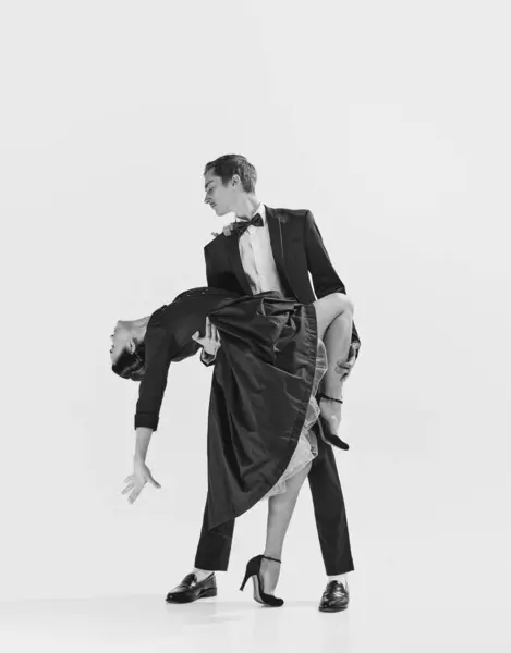Elegance Vášeň Černobílý Atraktivní Mladá Žena Pohledný Muž Tančící Lindy — Stock fotografie
