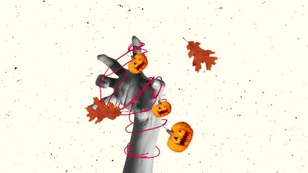 Kadın Eli Oyulmuş Balkabağı Sonbahar Yapraklarıyla Ipe Dolanmış Cadılar Bayramı — Stok video