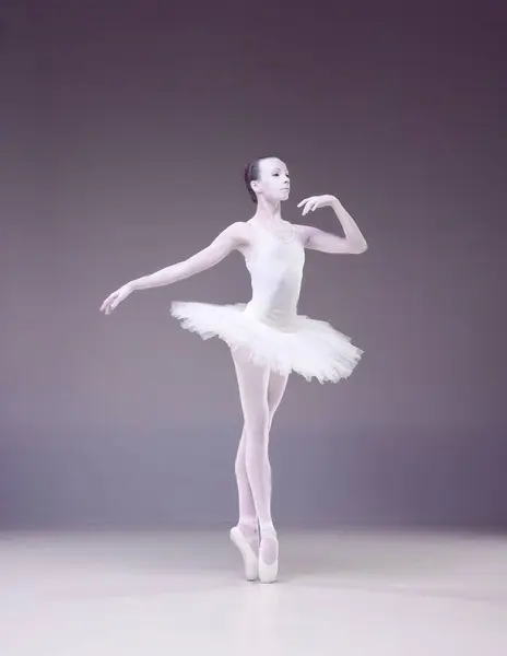 Elegante Artistieke Jonge Vrouw Professionele Ballerina Tutu Het Maken Van — Stockfoto
