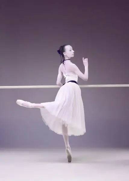 Dankbare Performerin Junge Frau Professionelle Ballerina Die Niedlichem Kleid Und — Stockfoto