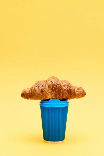 Delicious Fresh Crispy Croissant Blue Coffee Cup Yellow Background Fast — Stock Photo, Image