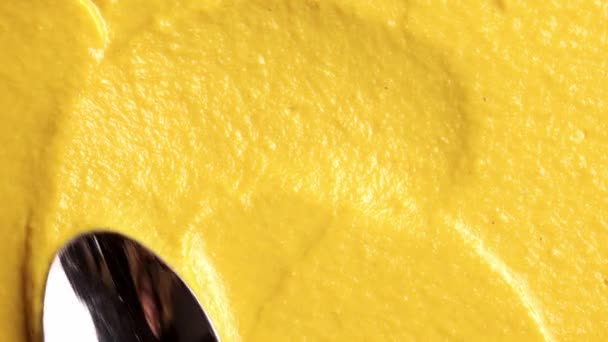 Fazer Redemoinho Com Colher Textura Pasta Mostarda Fresca Deliciosa Picante — Vídeo de Stock