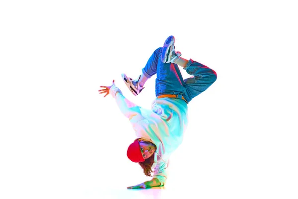 Homem Yo9Ung Flexível Roupas Esportivas Dançando Hip Hop Breakdance Isolado — Fotografia de Stock