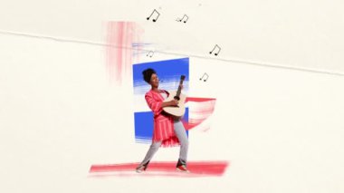 Müzisyen. Soyut arka planda gitar çalan şık duygusal Afrikalı kadın. Sanat, yaratıcılık, müzik yaşam tarzı, rock, jazz, rock-n-roll ve retro tarzı konsept. Hareketi durdur, animasyonu durdur.
