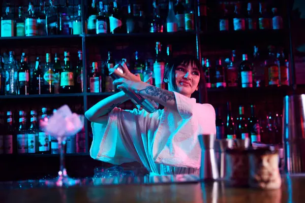 Young Beautiful Girl Bartender Working Bar Nightclub Restaurant Making Cocktails — Stock Photo, Image