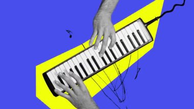 İnsanların elleri mavi sarı arka planda piyano öder. Müzisyen. Yetenek ifadesi. Hareket etmeyi, animasyonu durdurun. y2k biçimi, retro ögeler, vintage, yaratıcılık, hayal gücü, sürrealizm kavramı.