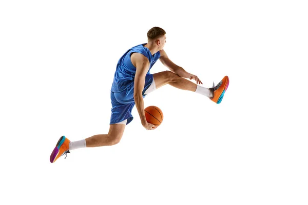 Tampilan Samping Gambar Pemuda Pemain Basket Dalam Gerakan Pelatihan Bermain — Stok Foto