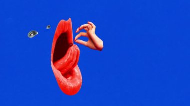 Geniş açık dişi ağız, mavi arka planda kiraz yiyor. Çağdaş sanat. Hareket etmeyi, animasyonu durdurun. Yemek, tat, sürrealizm, yaratıcılık kavramı. Pop sanat tarzı. Poster, reklam