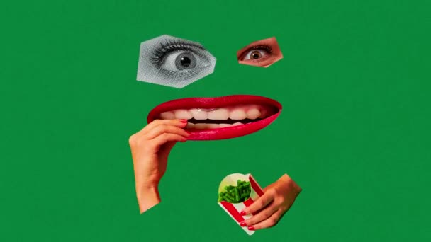 健康的小吃女人吃青豆而不是爆米花的绿色背景 大嘴巴和大眼睛停止运动 食物的概念 超现实主义 创造力 流行艺术风格 — 图库视频影像