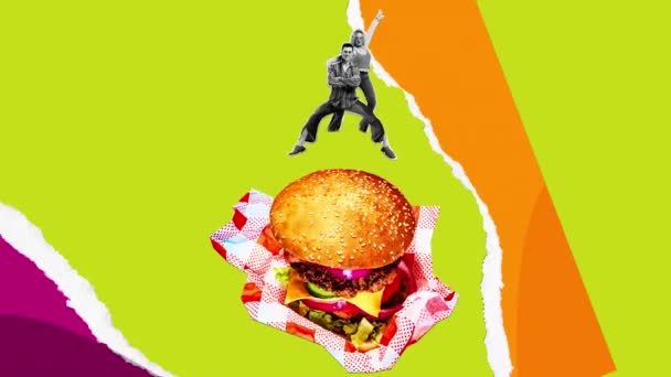 年轻优雅的人们 男人和女人在绿色背景的美味汉堡上跳舞 停止运动 食物的概念 创造力 想象力 超现实主义 流行艺术风格 现代美学 — 图库视频影像