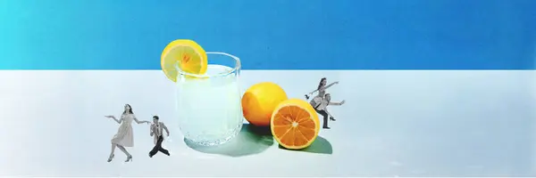 让周末焕然一新朋友们 两对情侣欢快地跳着复古舞 伴着柑橘鸡尾酒 当代艺术拼贴 派对的概念 酒精饮料 复古风格 — 图库照片