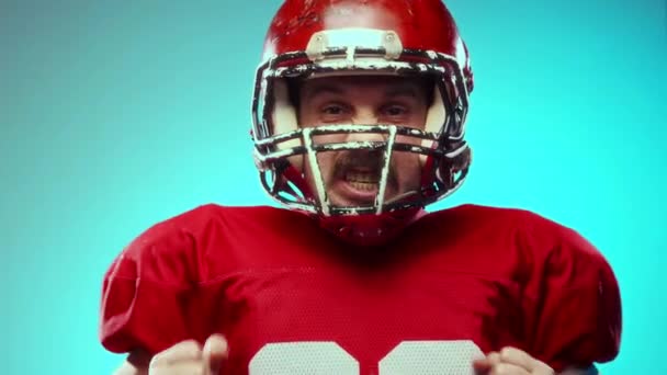 Botschaft Die Gegner Motivierter American Football Spieler Helm Und Uniform — Stockvideo