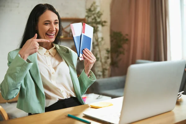 Happy Emotional Businesswoman Sitting Her Office Talking Video Call Showing — Stock Photo, Image