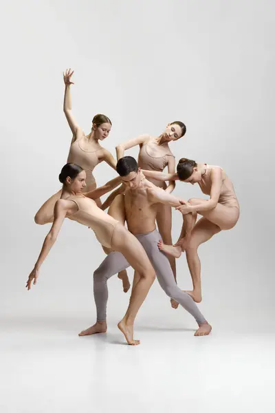 Talented Artistic Young People Man Women Ballet Dancers Performing White — Stock Photo, Image