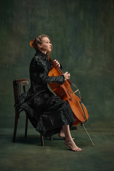 Elegant Young Woman Talented Passionate Cellist Looking Upward Reflecting Creativity — Stock Photo, Image