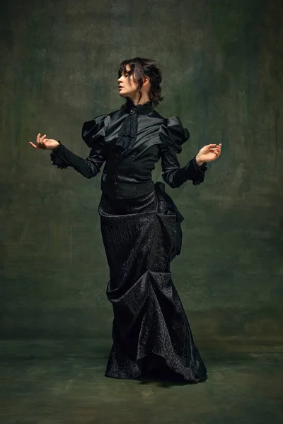 Woman Victorian Style Black Dress Standing Dramatic Pose Dark Vintage — Stock Photo, Image