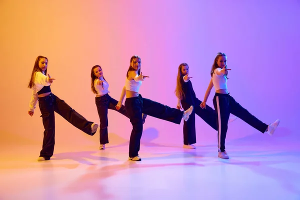 Dynamic Image Teen Girls Training Dancing Hip Hop Contemporary Dance — Stock Photo, Image