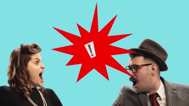 Чоловік Жінка Емоційно Розмовляють Сперечаються Ведуть Дебати Червоним Знаком Оклику — стокове відео