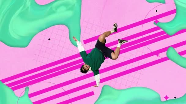 Emotionele Stijlvolle Jongeman Sportieve Casual Kleding Dansen Roze Abstract6 Achtergrond — Stockvideo