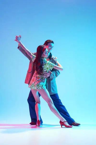 Beautiful Stylish Elegant Young Couple Man Woman Dancing Retro Dance — Stock Photo, Image