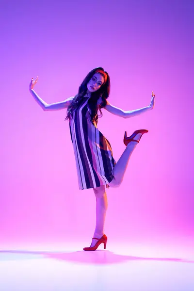 Beautiful Young Woman Bright Stage Makeup Stylish Dress Dancing Purple — Stock Photo, Image