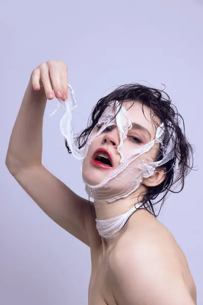 Wanita Muda Dengan Perban Wajah Setelah Operasi Plastik Wajah Perawatan — Stok Foto