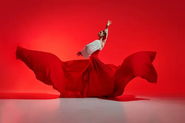 Passionate Woman Flamenco Dancer Stylish Costume Skirt Spreads Wings Performing — Stock Photo, Image